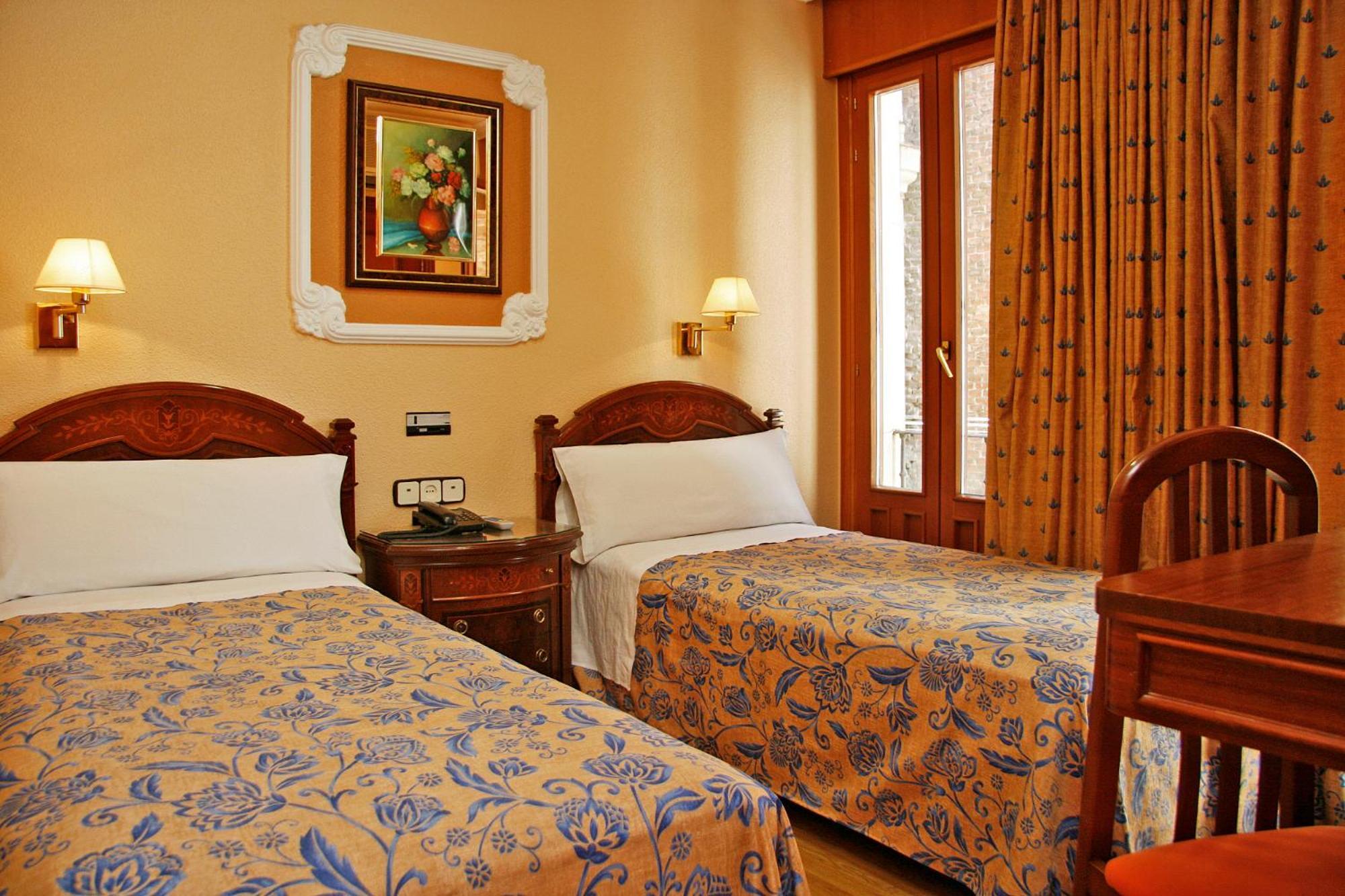 Hostal Victoria III Madrid Eksteriør bilde
